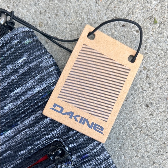 Dakine Gray and Black Messenger Bag - Picture 2 of 9